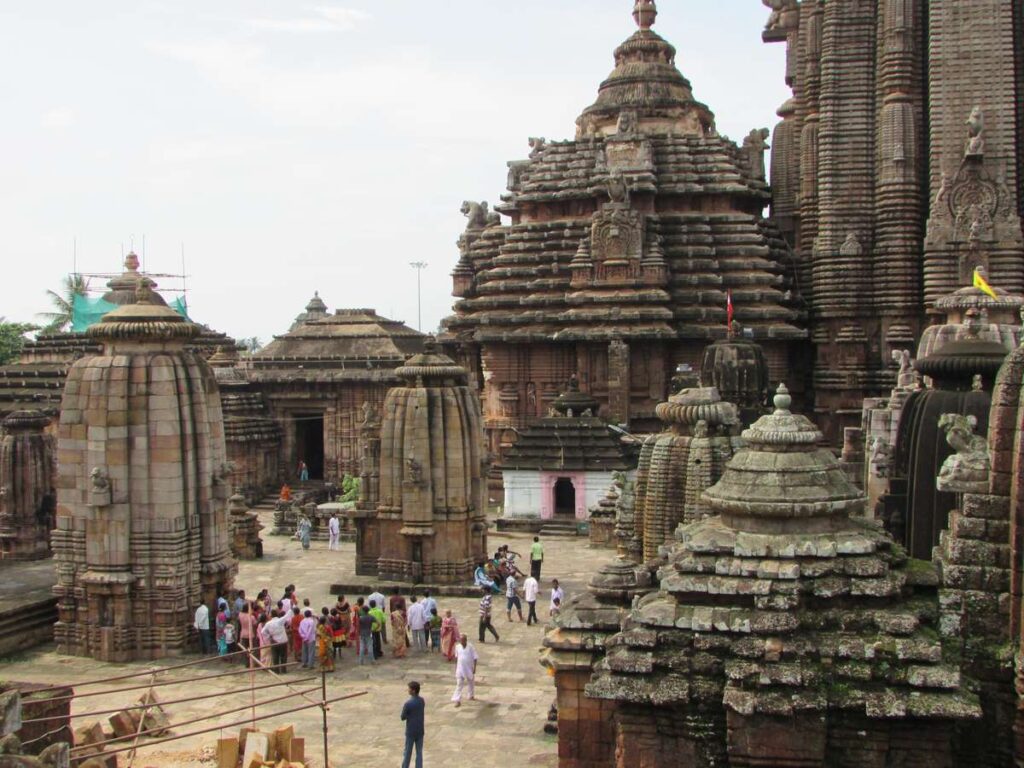 Lingaraj Temple Bhubaneswar Timings, Height, History, Distance